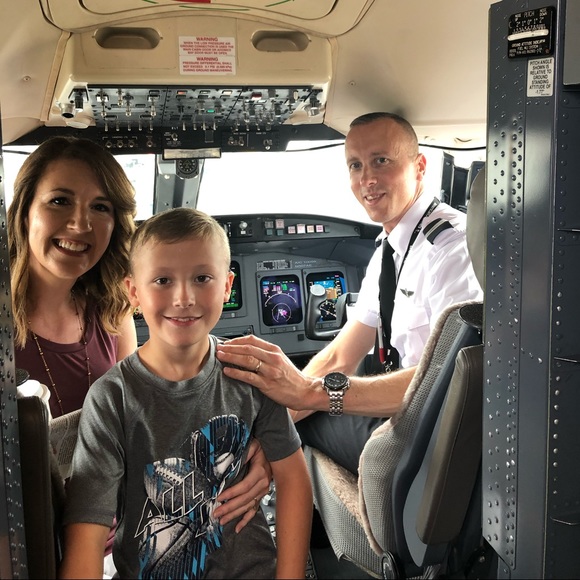 Welcome to my closet 💕! - Picture 6 of 7